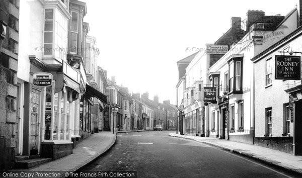 Photo of Helston, Meneage Street c.1960