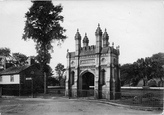 The Monument 1922, Helston