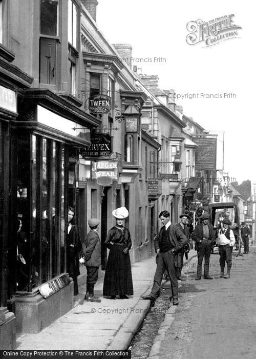Photo of Helston, Townsfolk In Meneage Street 1913