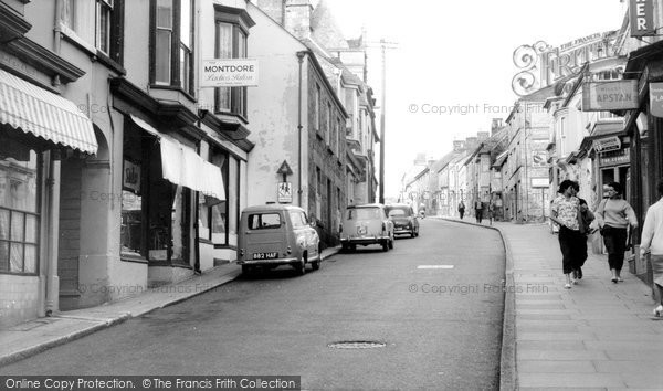 Photo of Helston, Wendron Street c.1960