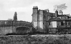 Boxmoor Bridge And Fishery Inn c.1955, Hemel Hempstead