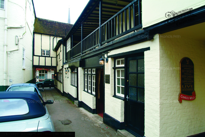 Photo of Hemel Hempstead, Kings Arms Yard 2005