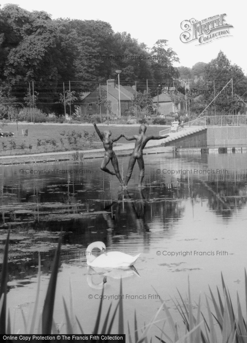 Photo of Hemel Hempstead, Rock And Roll Statue And Water Gardens c.1963