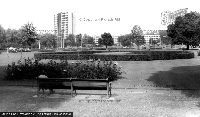 Photo of Hemel Hempstead, Shell Mex Buildings and Gardens c1965