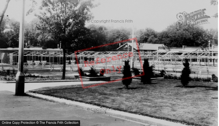 Photo of Hemel Hempstead, The New Town Market Place c.1960