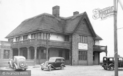 The Lacon Arms Hotel c.1935, Hemsby