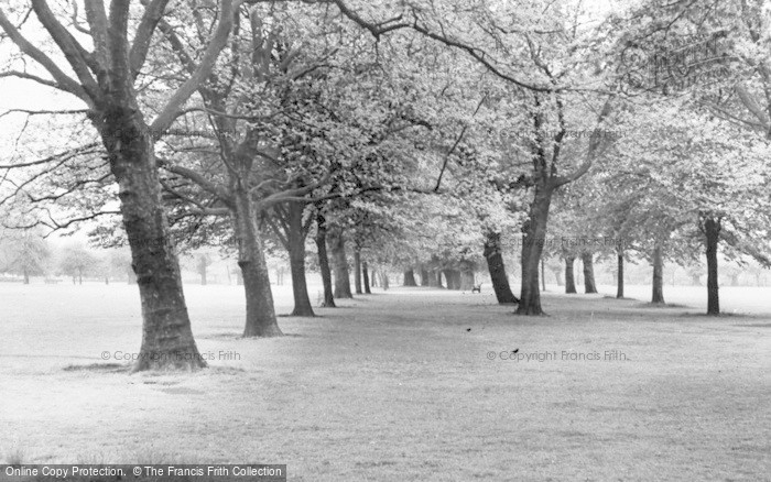 Photo of Hendon, Hendon Park c.1960