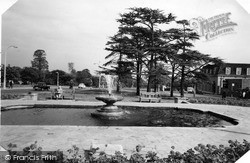 The Fountain c.1960, Hendon