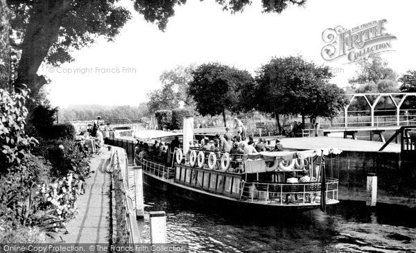 Photo of Henley On Thames, Marsh Lock c.1955
