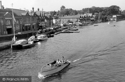 On The River Thames c.1950, Henley-on-Thames