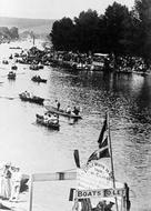 Watching The Regatta 1890, Henley-on-Thames