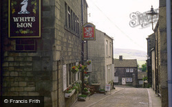 The White Lion c.1990, Heptonstall