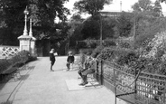 Boys, Castle Green Gardens 1906, Hereford