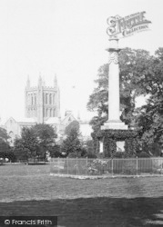 Cathedral And Nelson's Column 1891, Hereford