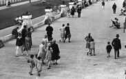 People On The Esplanade 1927, Herne Bay