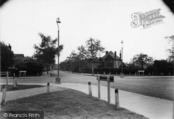 Burbage Road Cross Roads c.1955, Herne Hill