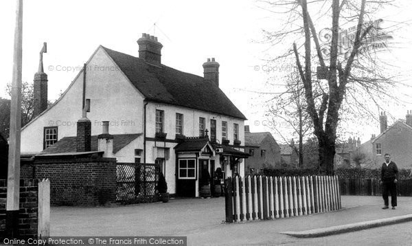 Photo of Hersham, Barley Mow c.1955