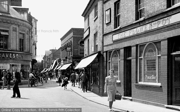 Photo of Hertford, The Flower Pot, Maidenhead Street c.1950