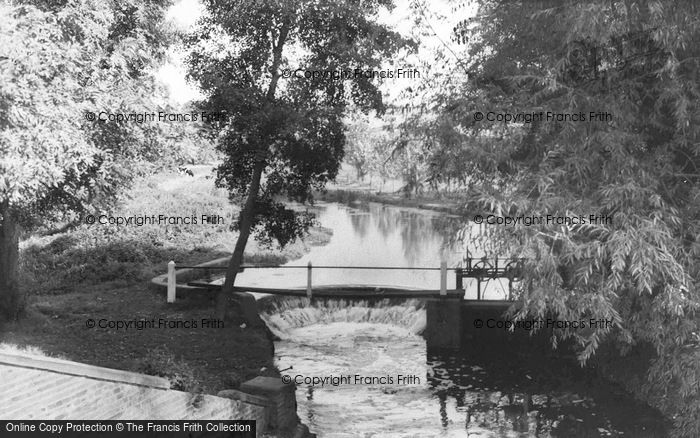 Photo of Hertford, The Horse Shoe Falls c.1960