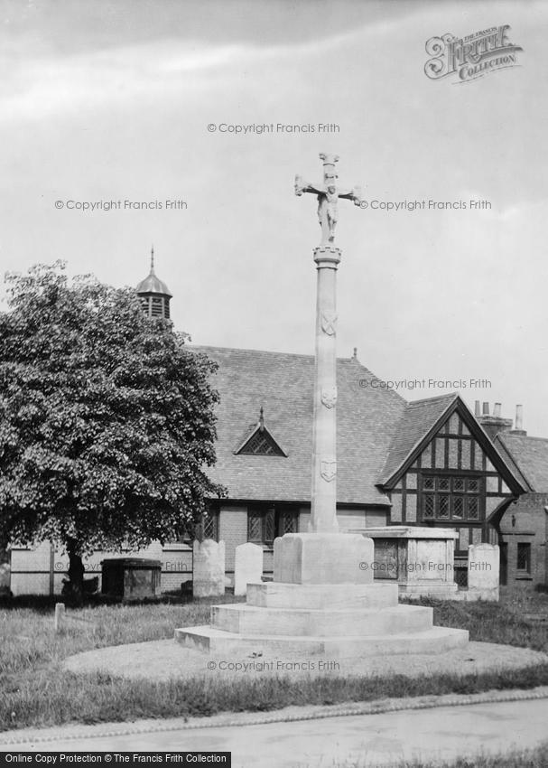 Hertford, the War Memorial 1922