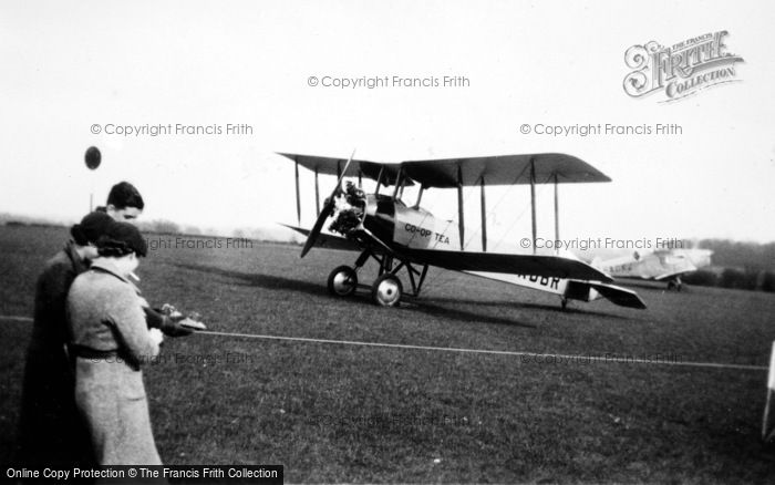 Photo of Hertingfordbury, Biplane, Jubilee Air Display Ltd 1935