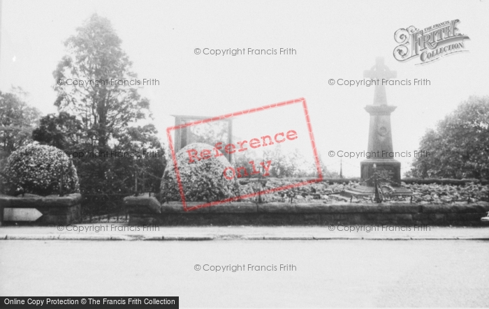 Photo of Heswall, The Memorial c.1960