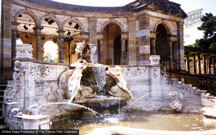 Photo of Hever, Castle, The Fountains 1986