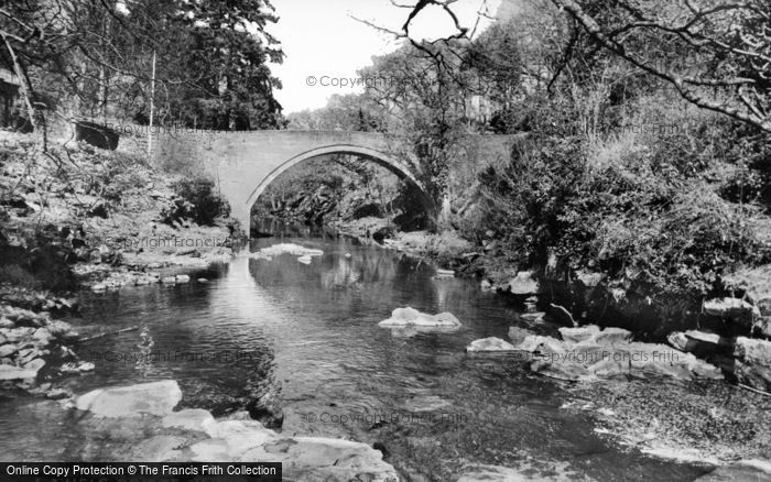 Photo of Hexham, Linnel's Bridge c.1935