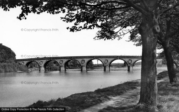 Photo of Hexham, Tyne Bridge c.1935