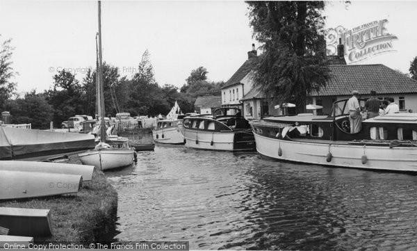 Photo of Hickling, Pleasure Boat Inn c.1965