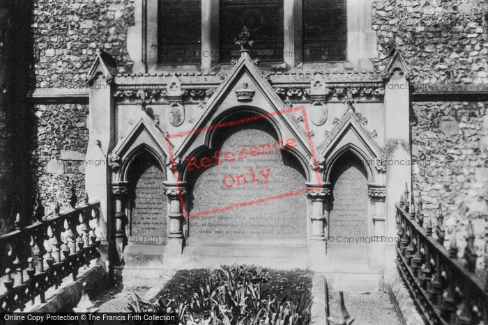 Photo of High Wycombe, Church, Beconsfield Grave 1906