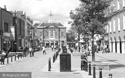 High Wycombe, High Street and the Guildhall 2005