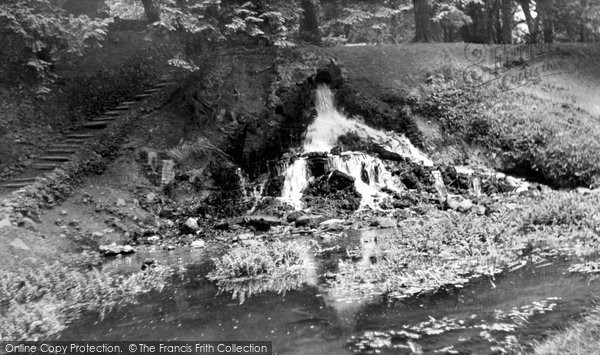 Photo of High Wycombe, Wendover Way, The Cascade c.1955