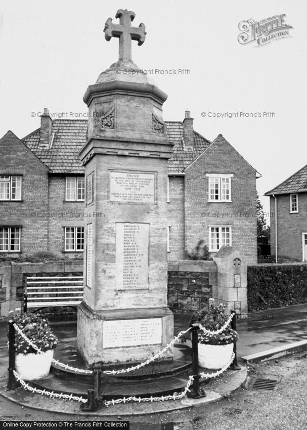 Highbridge, the War Memorial c1960