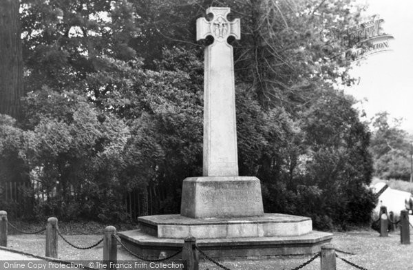 Photo of Hildenborough, The Memorial c.1960