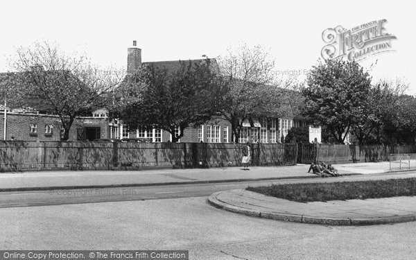 Photo of Hillingdon, Swakeleys Secondary School c.1955