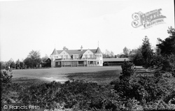 Golf Club House 1923, Hindhead