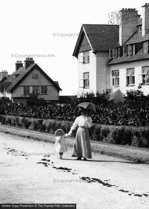 Photo of Hindhead, Mother And Child 1910