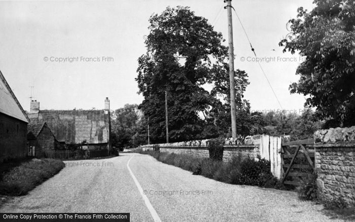 Photo of Hinwick, The Main Road c.1955