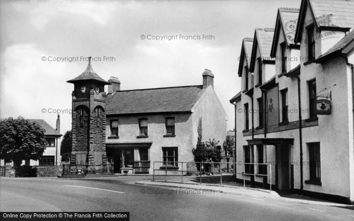 Photo of Hirwaun, The Cenotaph c.1960
