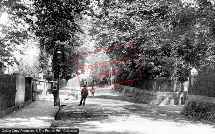 Photo of Hitchin, Children In Walsworth Road 1901