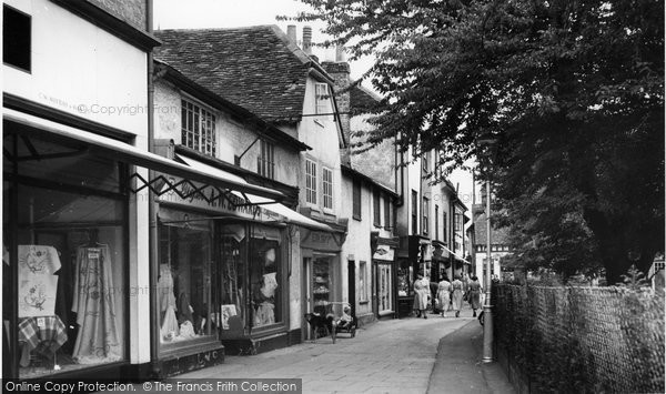 Photo of Hitchin, Churchyard c.1955