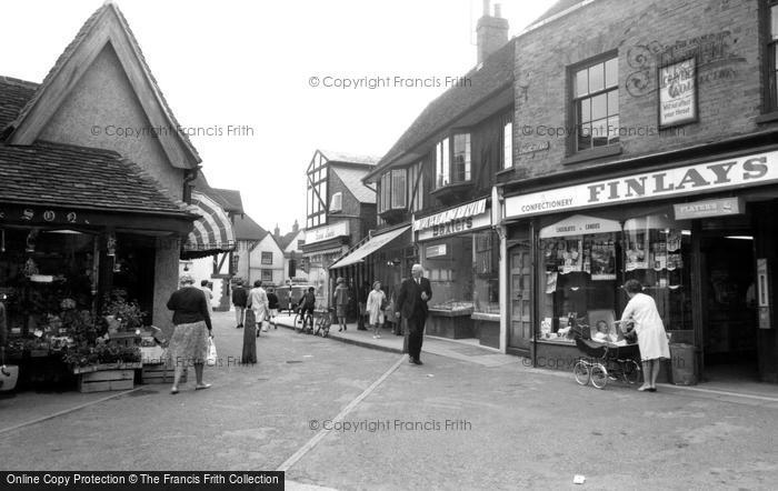 Photo of Hitchin, Churchyard c1965