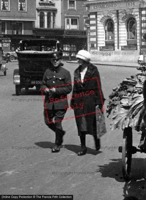Photo of Hitchin, Couple In The Market Place 1922