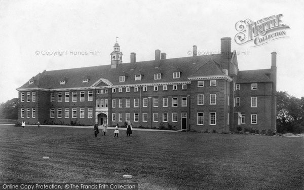 Photo of Hitchin, Girl's Grammar School 1908