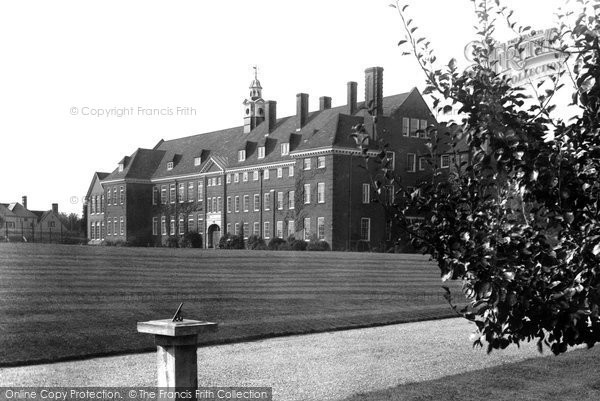 Photo of Hitchin, Girls Grammar School 1931