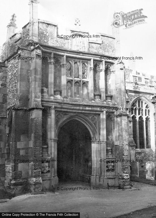 Photo of Hitchin, St Mary's Church Door c.1950