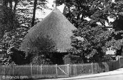 Thatched Cottage, Walsworth Road 1901, Hitchin