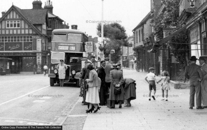 Hitchin, the Bus Stop c1955