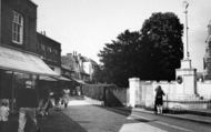 The Memorial c.1965, Hitchin